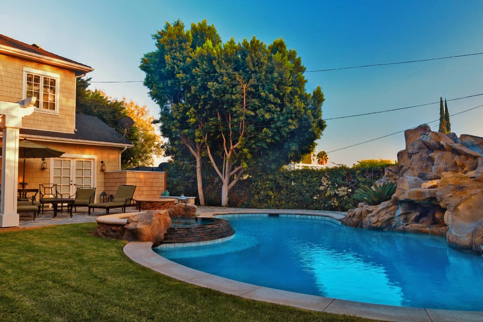 Pools by Pacific Outdoor Living - Photo 4