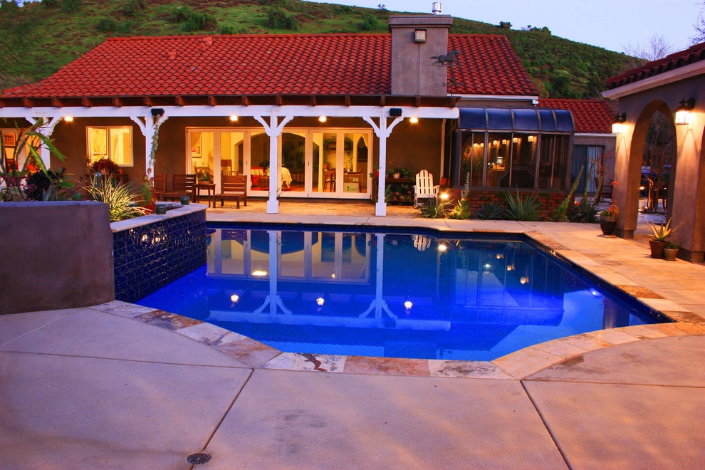Pools by Pacific Outdoor Living - Photo 2