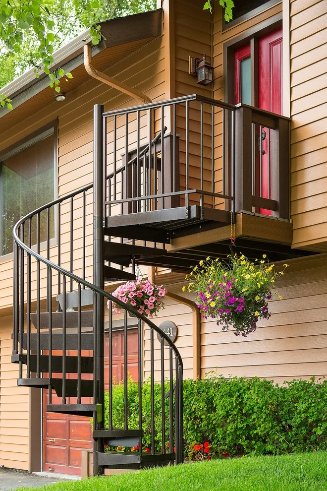 Spiral Staircase Entrance Platform by Treeline Construction - Photo 7
