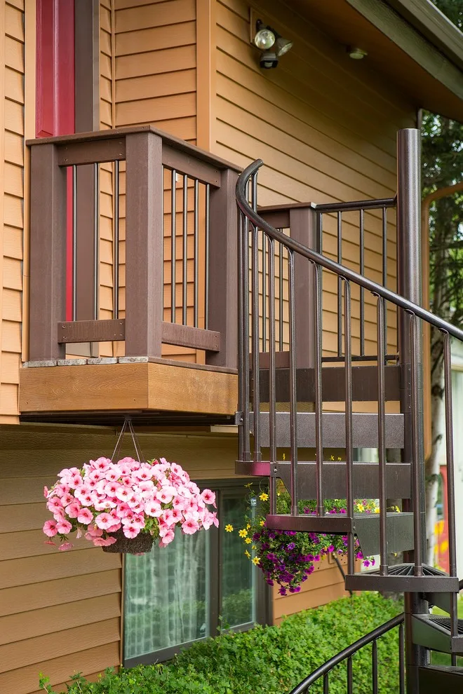 Spiral Staircase Entrance Platform by Treeline Construction - Photo 4