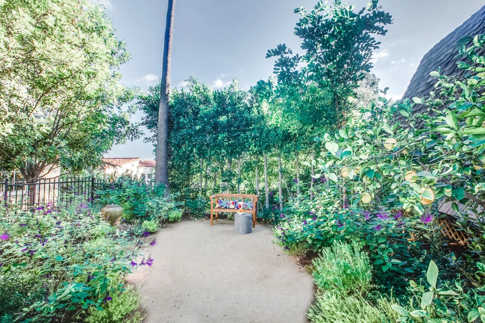 Los Feliz by Paradise Gardens Landscape Design Inc - Photo 11