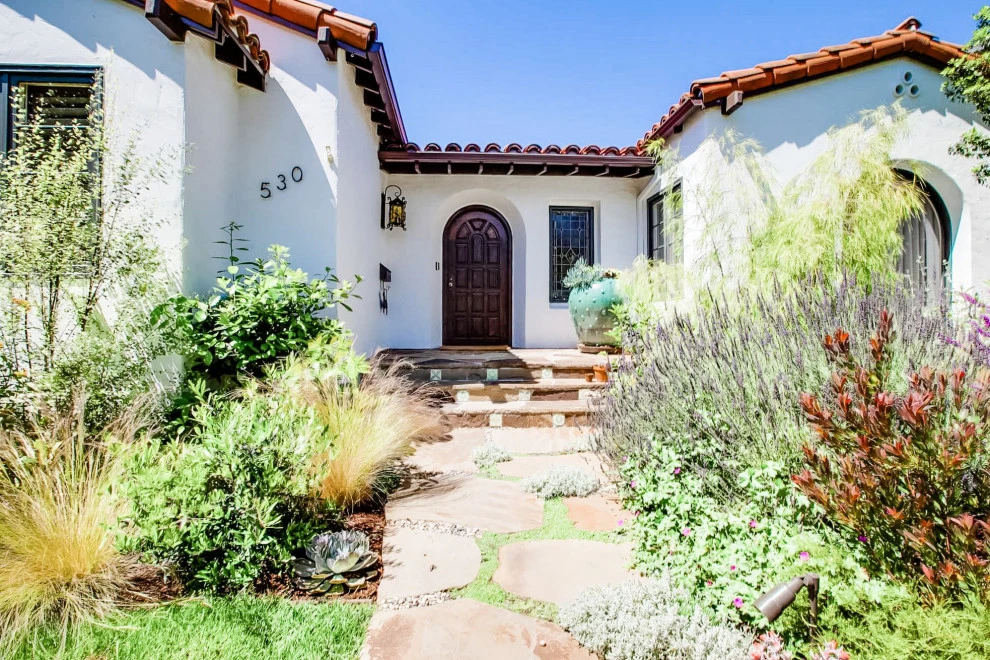 SPANISH MODERN by Paradise Gardens Landscape Design Inc - Photo 5