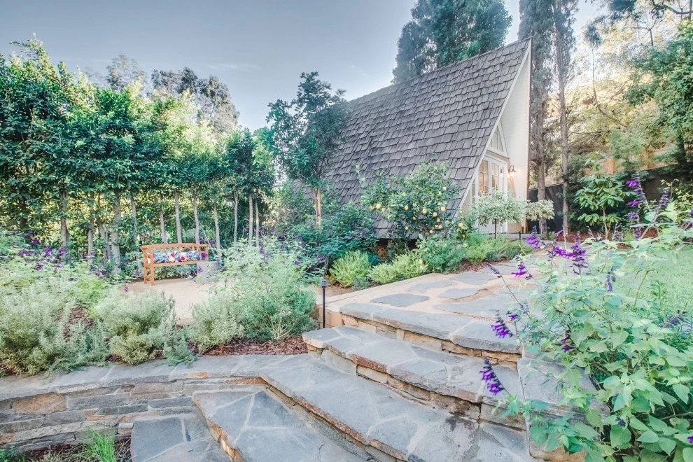 Paradise Gardens Landscape Design Inc - Photo 5