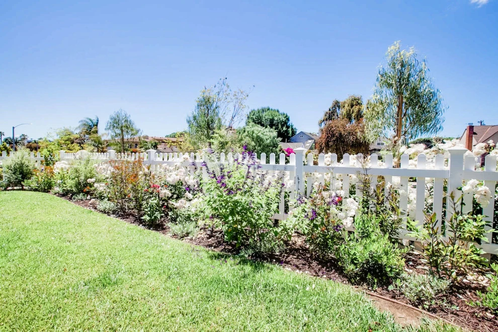 SANTA MONICA SOIREE by Paradise Gardens Landscape Design Inc - Photo 3