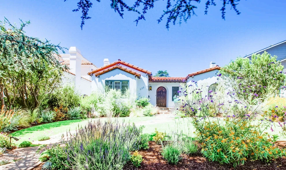 SPANISH MODERN by Paradise Gardens Landscape Design Inc - Photo 6
