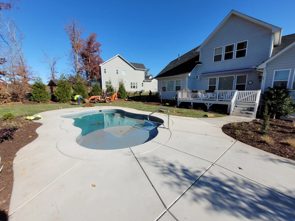 Pool Side Landscape by Plant Man - Photo 2