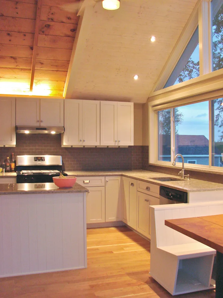 Seaside Summer Retreat by EngineHouse - Photo 4