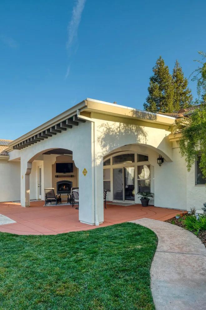 Year-Round Patio by Morse Custom Homes And Remodeling - Photo 6