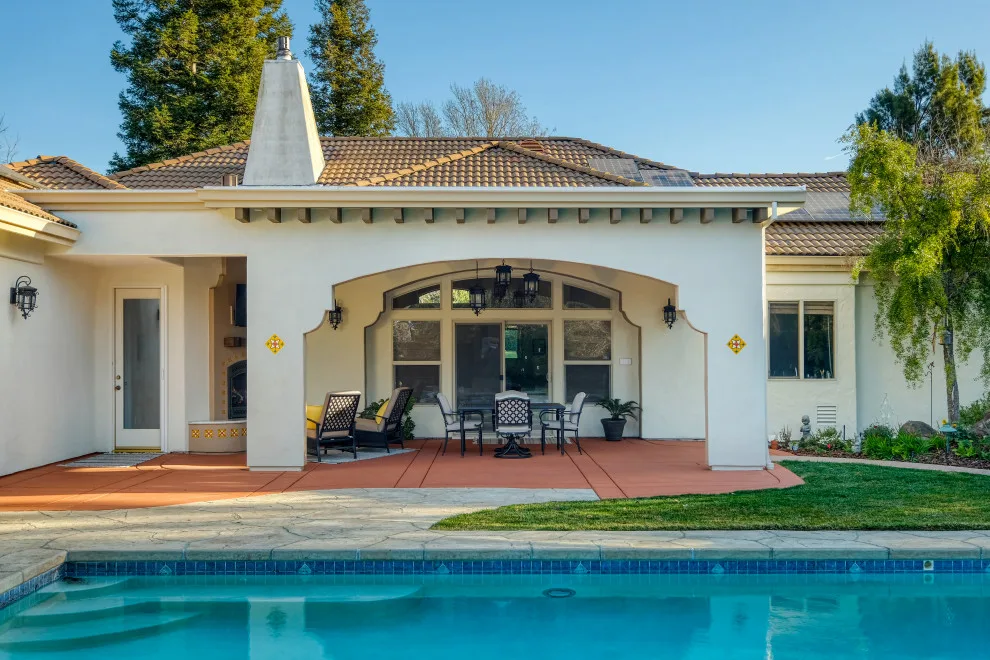 Year-Round Patio by Morse Custom Homes And Remodeling - Photo 11