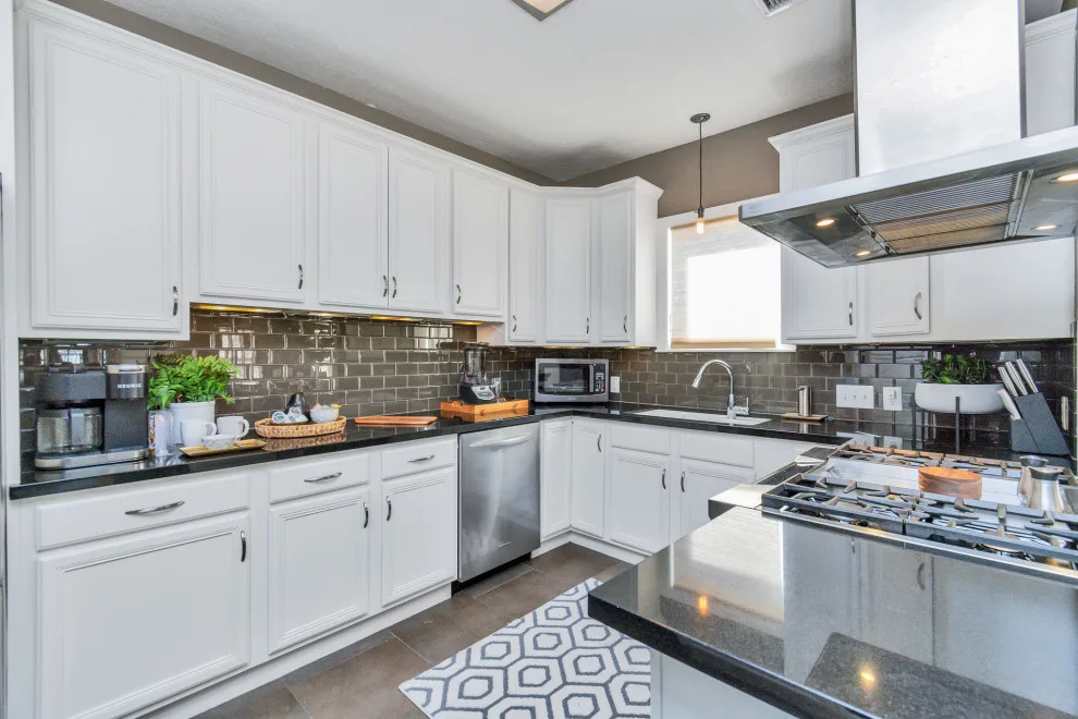 Houston Heights Vacation Rental by Leisure Blvd - Photo 13