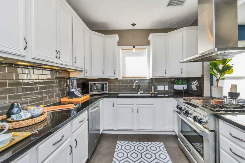 Houston Heights Vacation Rental by Leisure Blvd - Photo 16