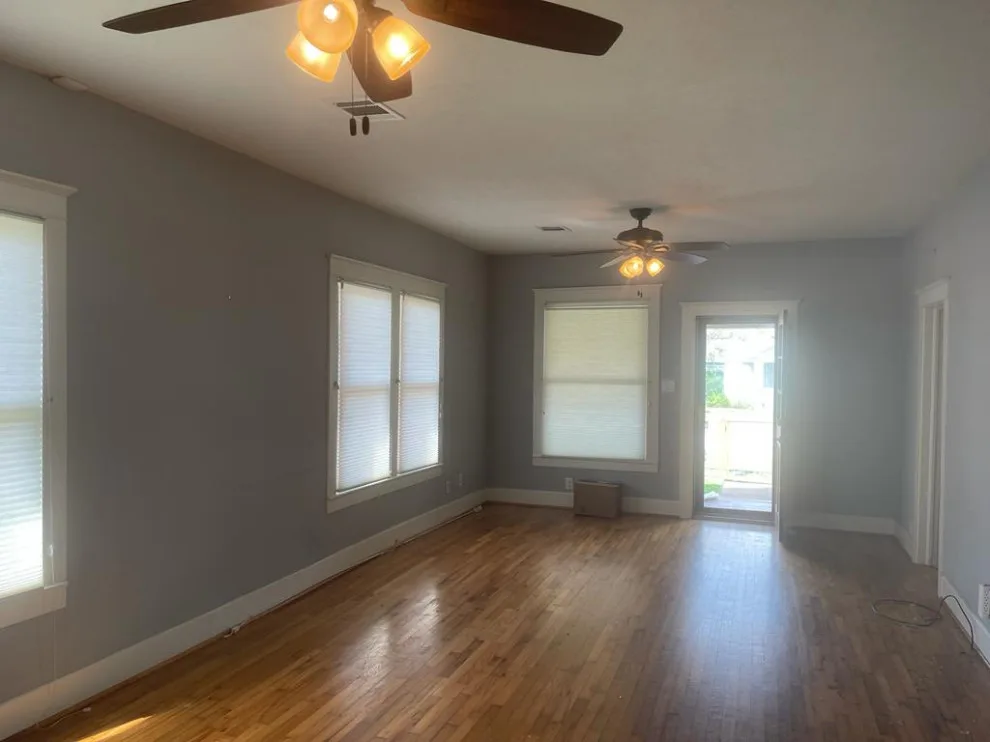 Houston Heights Vacation Rental by Leisure Blvd - Photo 5