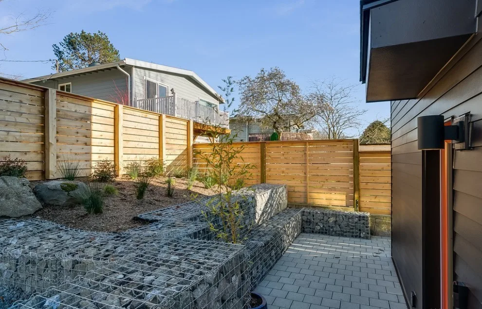 Compact Dwelling by Concrete Robot Design And Build LLC - Photo 13