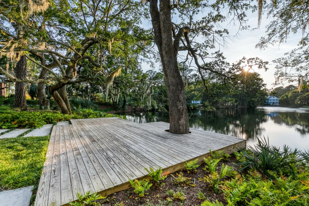 Lakeside Retreat by Remark - Photo 31