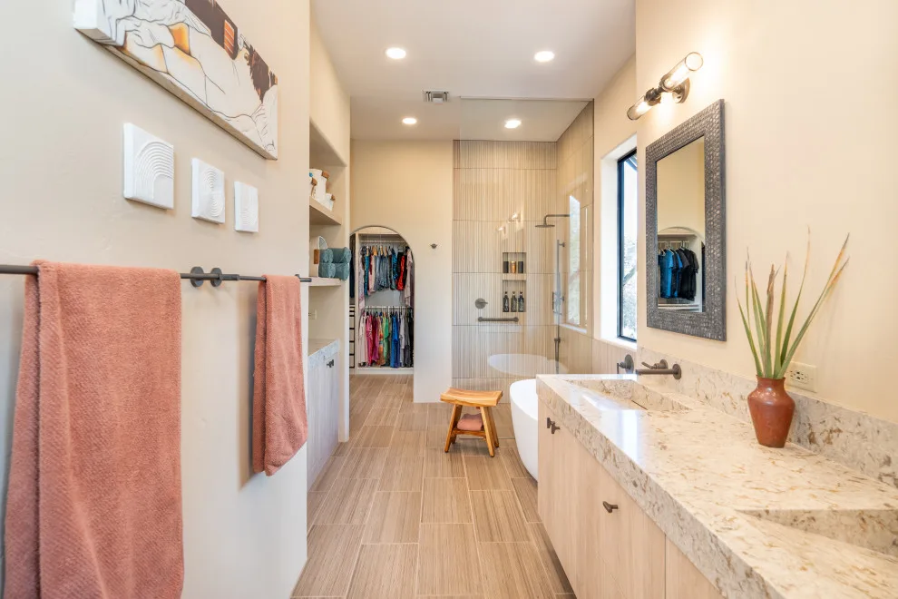 Tucson Foothills Luxury Bathroom by Desert Earth And Wood, LLC - Photo 13