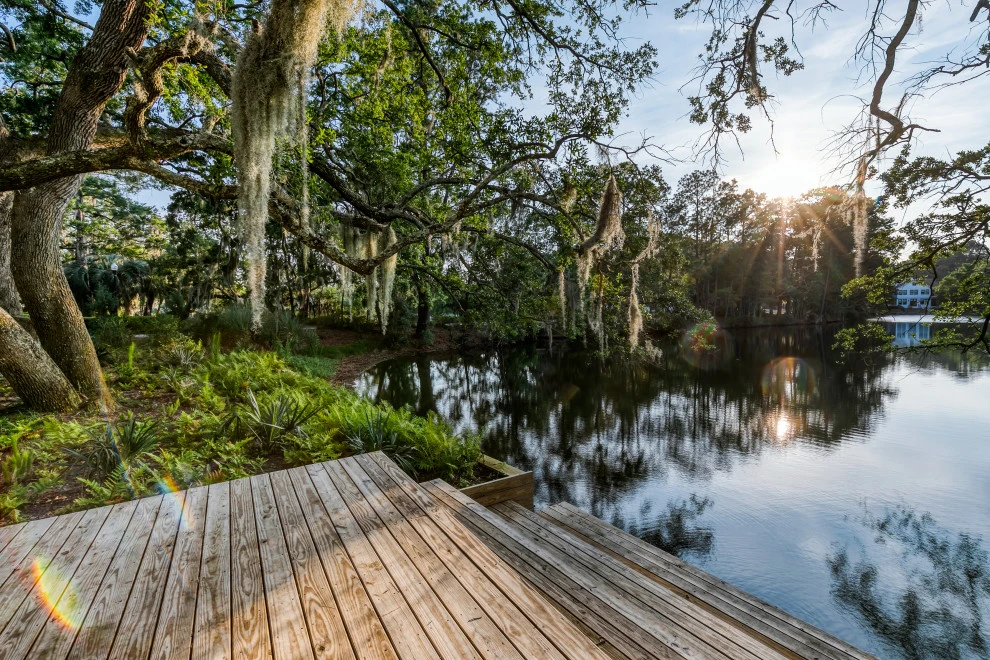 Lakeside Retreat by Remark - Photo 4