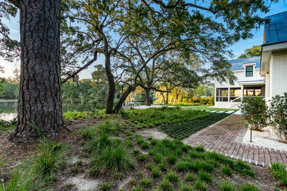 Lakeside Retreat by Remark - Photo 5