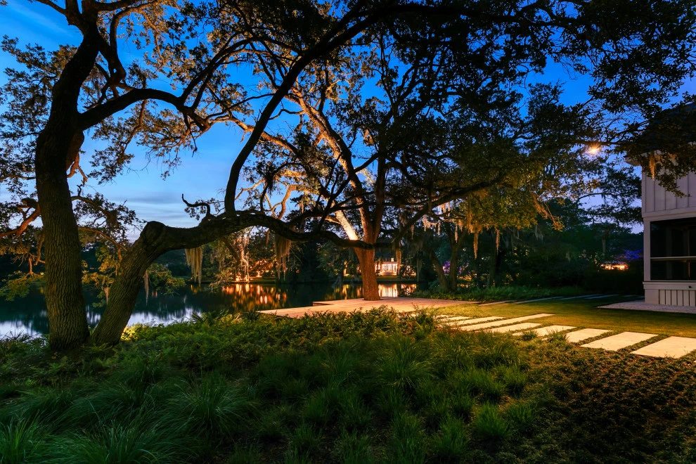 Lakeside Retreat by Remark - Photo 18