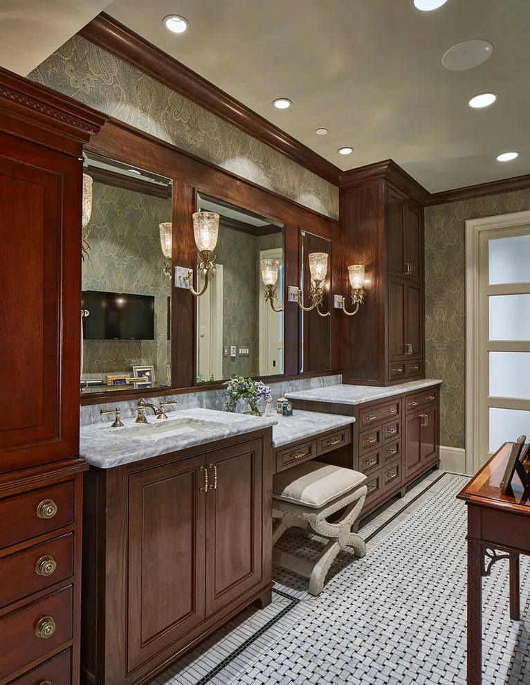 Uptown Apartment by Traver Construction, Inc. - Photo 12