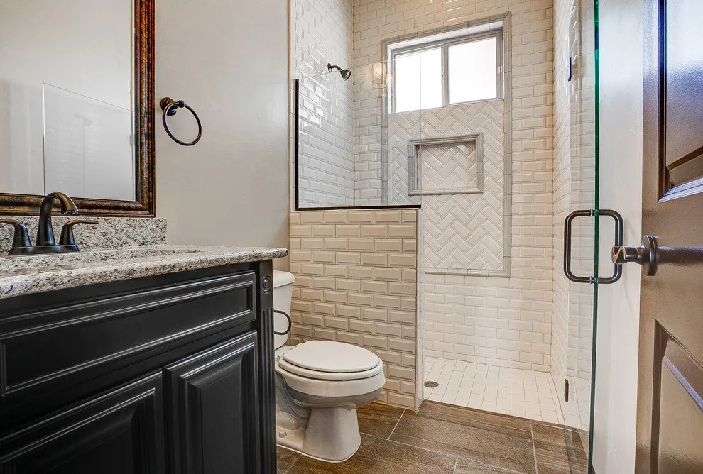 Through Quijano by Bella Vista Custom Homes, Inc. - Photo 9
