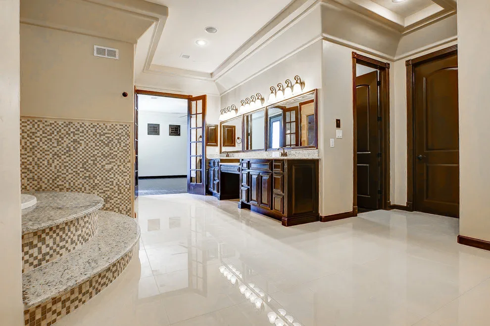 Through Quijano by Bella Vista Custom Homes, Inc. - Photo 27