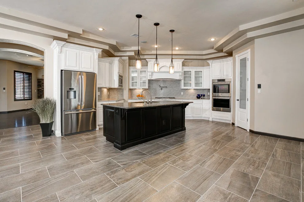 Through Quijano by Bella Vista Custom Homes, Inc. - Photo 6