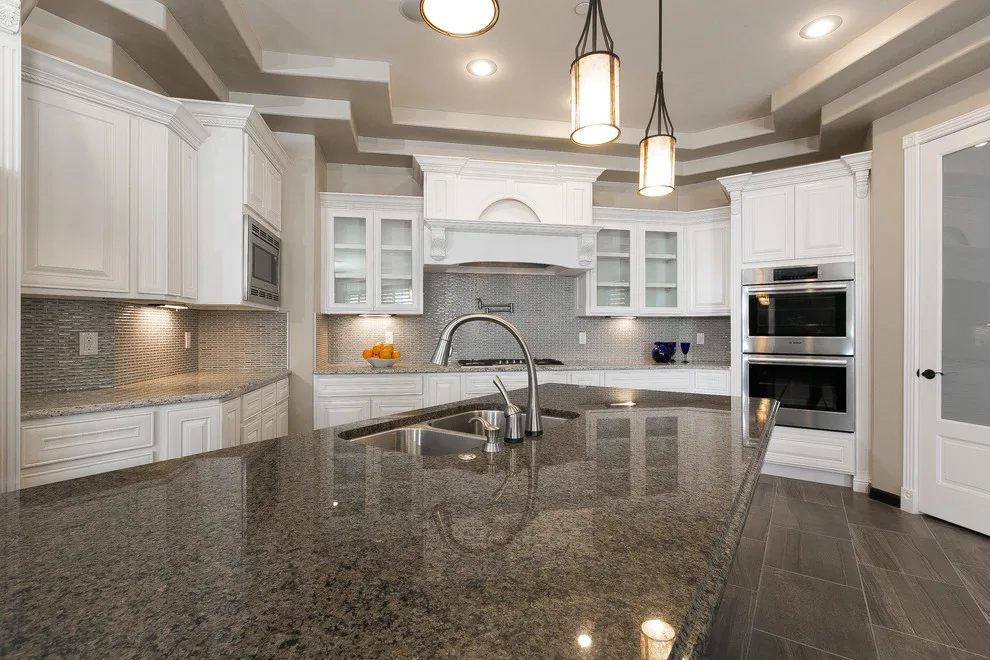 Through Quijano by Bella Vista Custom Homes, Inc. - Photo 25