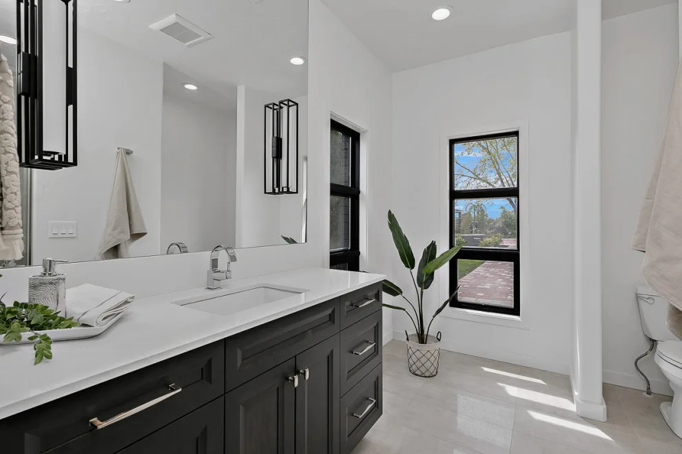 W Summit Bello by Urban Design + Build - Photo 13