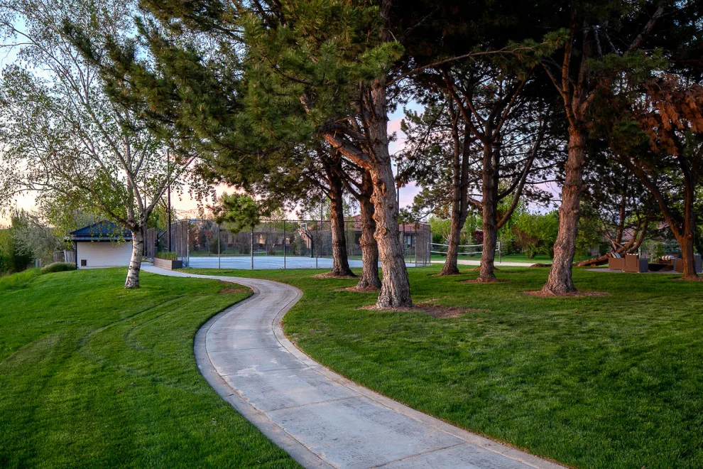 W Summit Bello by Urban Design + Build - Photo 17