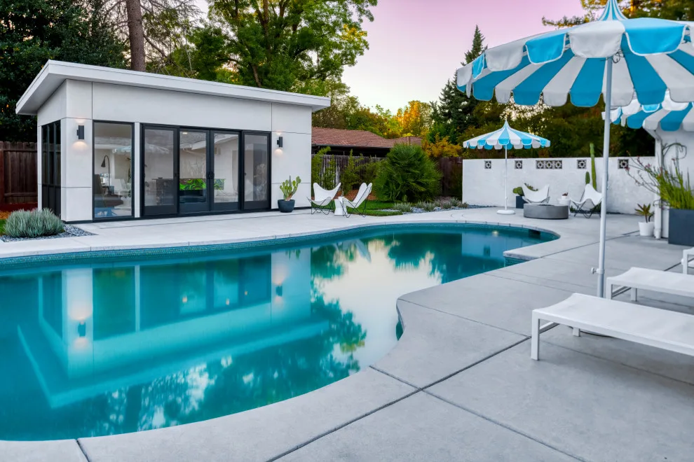 Poolside Cabana in Palm Springs by MAK Design + Build Inc. - Photo 6