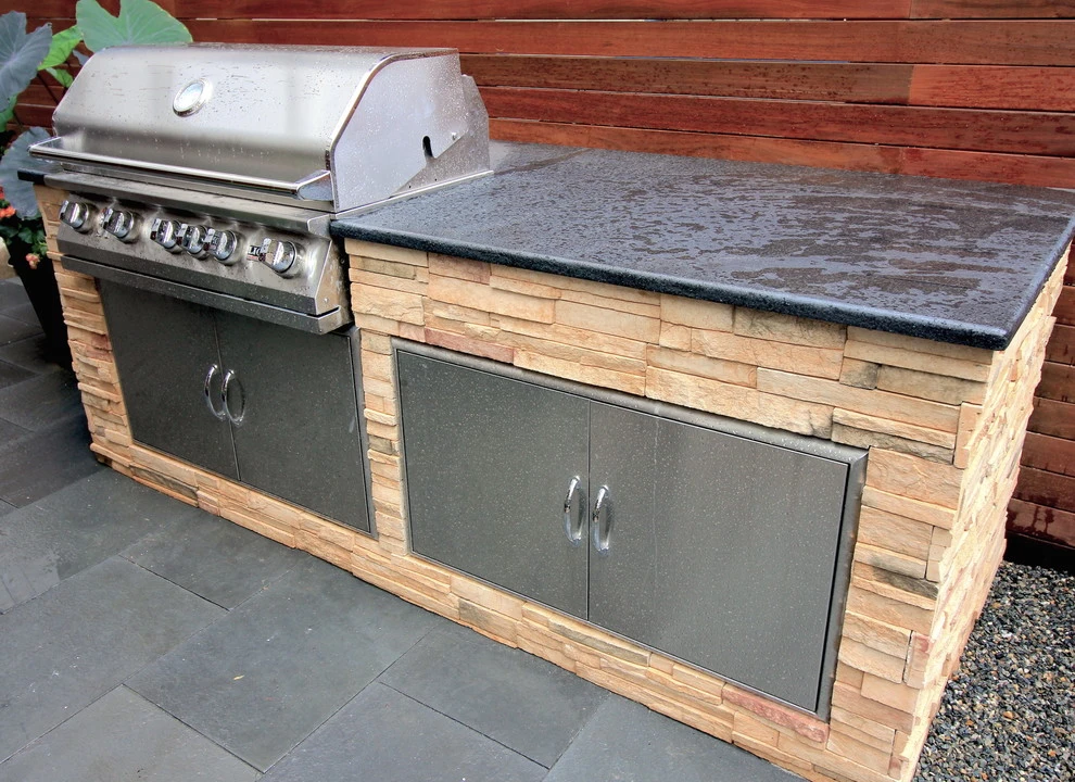 Upper West Side Yard by Root & Vine Gardens - Photo 3