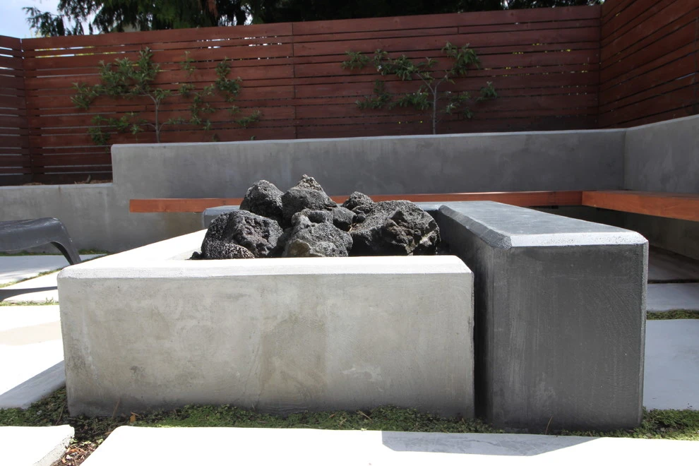 Contemporary Courtyard - (Seattle, WA) by Sage And Stone LLC - Photo 2