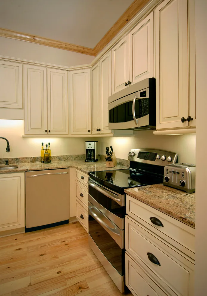 Tallahassee's Designers Selection by Kitch-Encounters - Photo 2