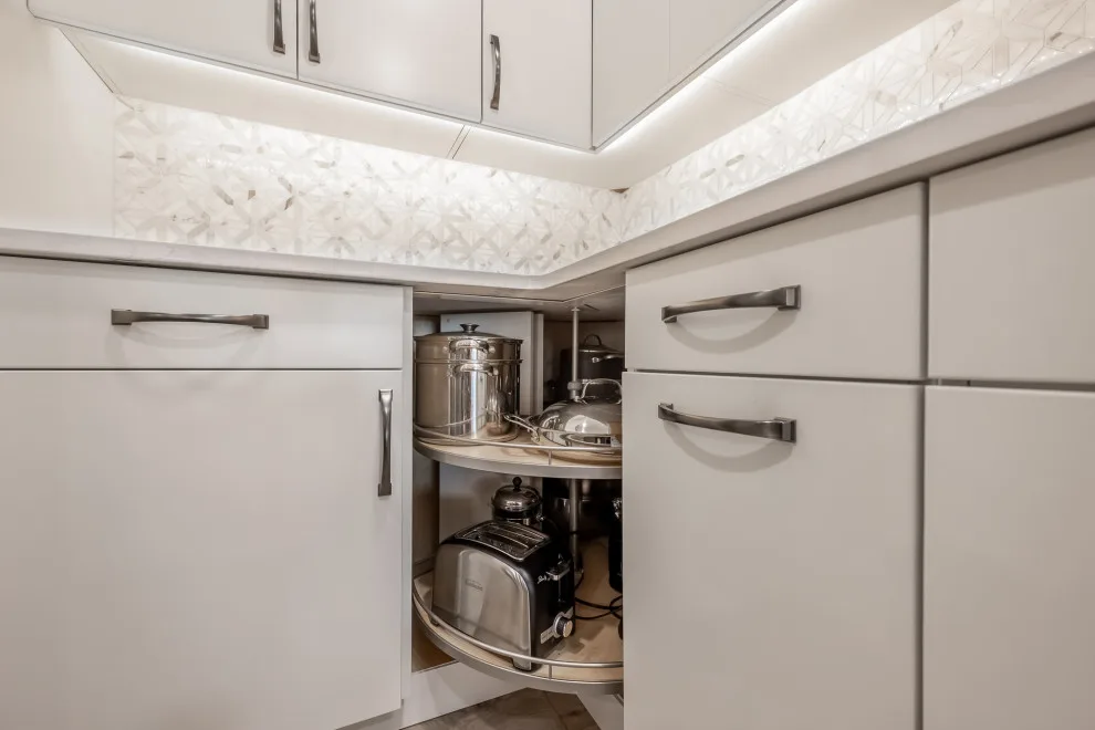 Doris and Charlie's Condo Culinary Space by TRS Designs, Inc (Kitchens, Baths, & More) - Photo 12