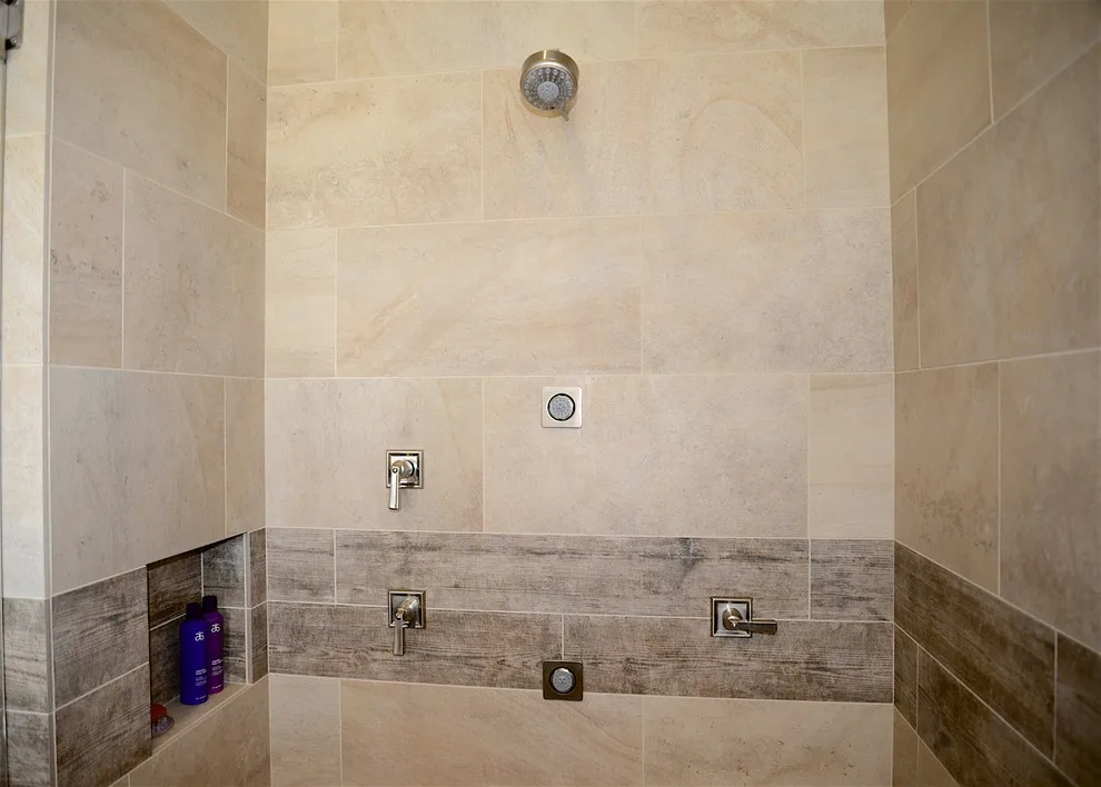 Farmhouse Primary Bathroom by Kathleen Donohue, Neil Kelly Co. - Photo 16