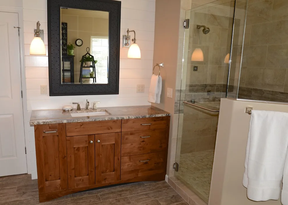 Farmhouse Primary Bathroom by Kathleen Donohue, Neil Kelly Co. - Photo 2