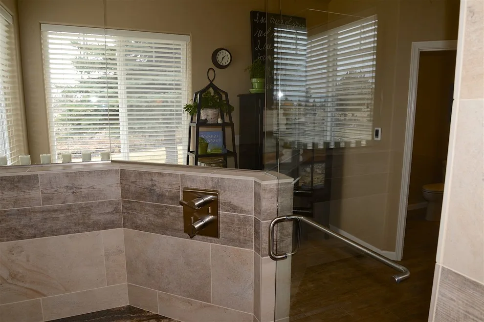 Farmhouse Primary Bathroom by Kathleen Donohue, Neil Kelly Co. - Photo 8
