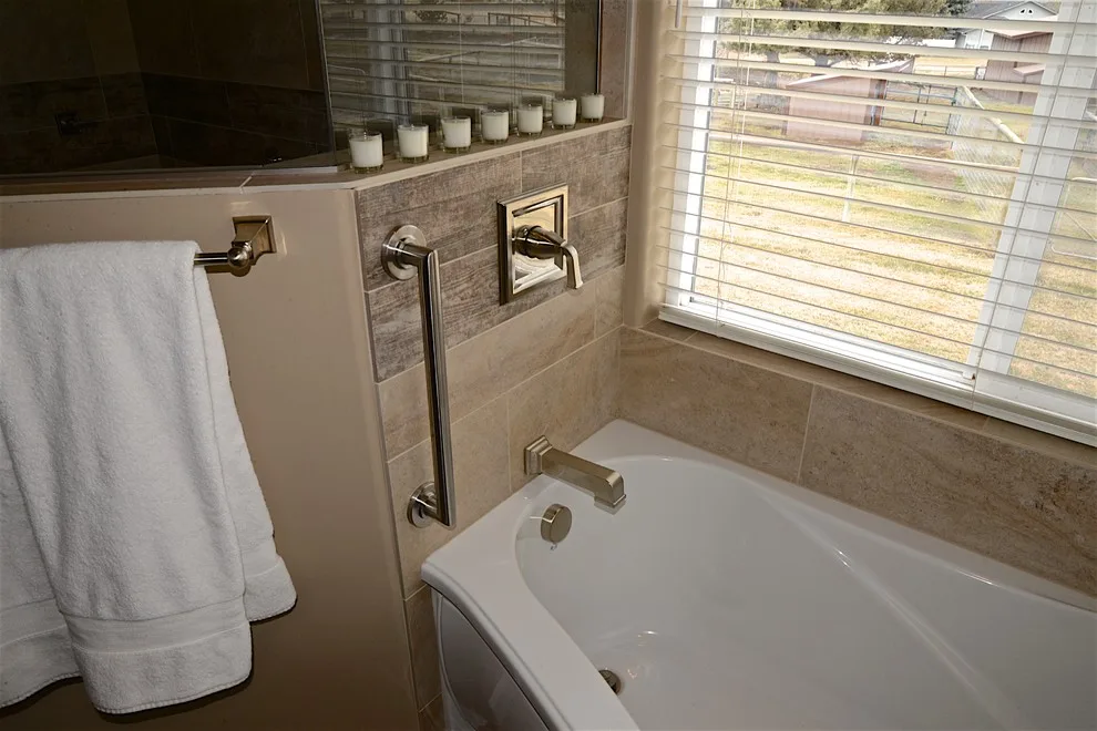 Farmhouse Primary Bathroom by Kathleen Donohue, Neil Kelly Co. - Photo 17