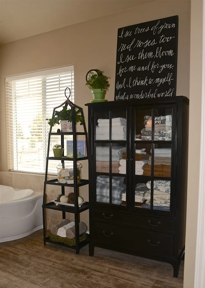 Farmhouse Primary Bathroom by Kathleen Donohue, Neil Kelly Co. - Photo 10