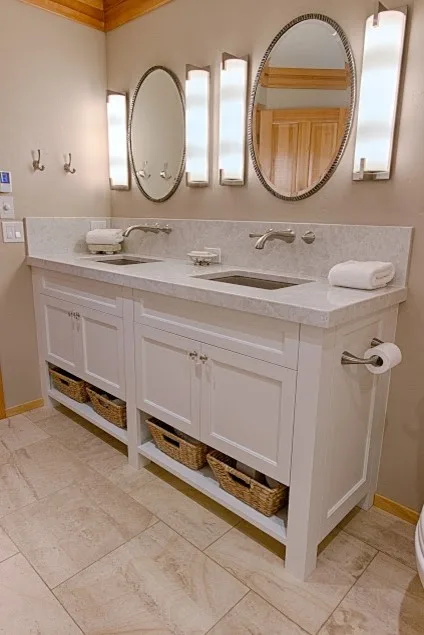 Fernan Lake Guest Bathroom by De Tomes - Photo 2