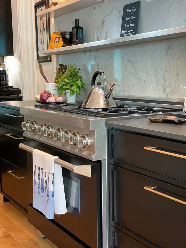 Contemporary City Chef's Kitchen by Decor Muse - Photo 2