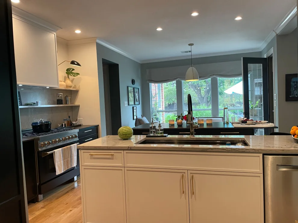 Contemporary City Chef's Kitchen by Decor Muse - Photo 15