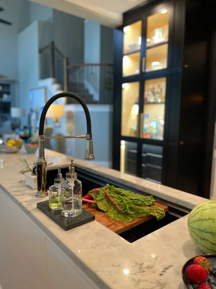 Contemporary City Chef's Kitchen by Decor Muse - Photo 19