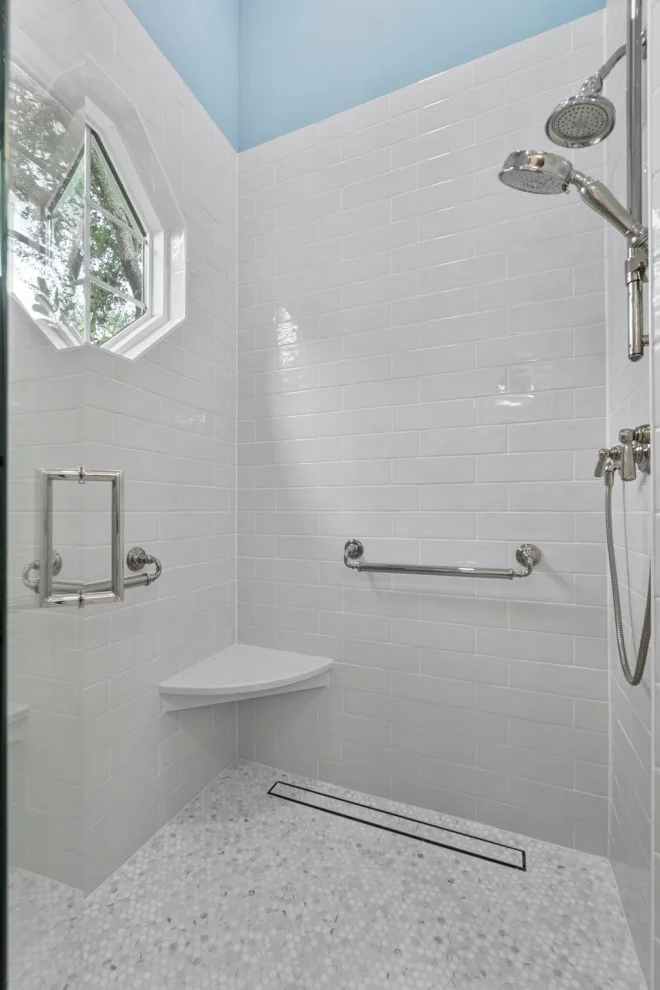 Complete Residence in The Colony by DaVinci Kitchens, Bath, & Cabinetry - Photo 4