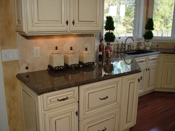 Dave's Cabinet, Inc - Photo 5