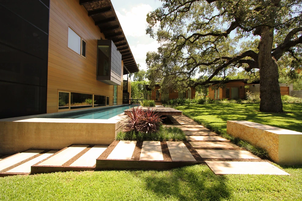 Austin Lakefront Residence by The Garden Design Studio - Photo 7