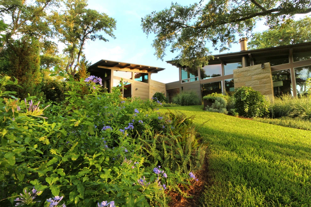Austin Residence 2 by The Garden Design Studio - Photo 6