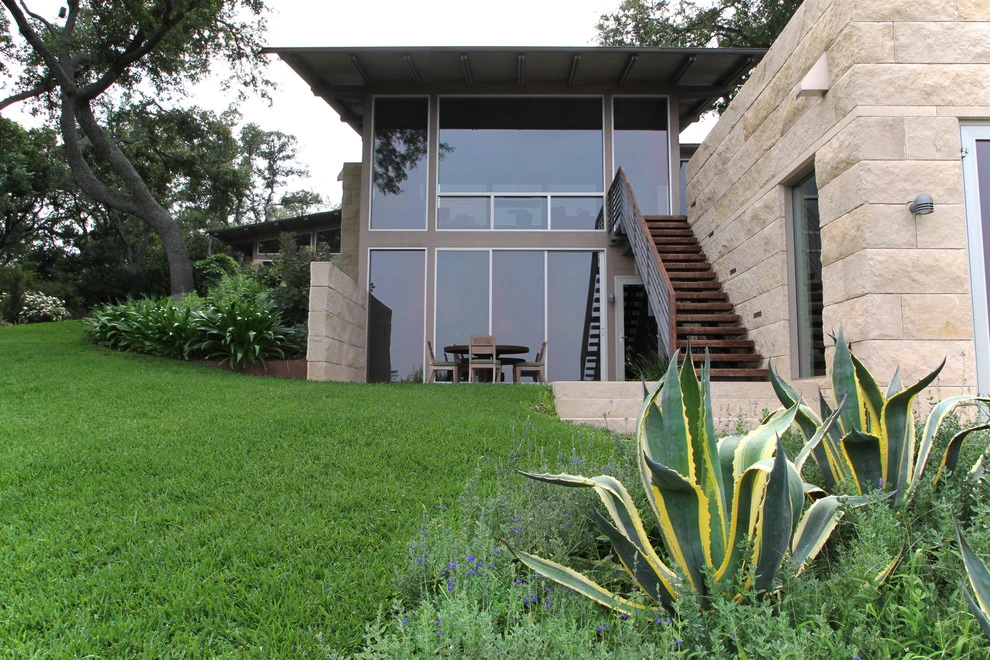 Austin Residence 2 by The Garden Design Studio - Photo 5