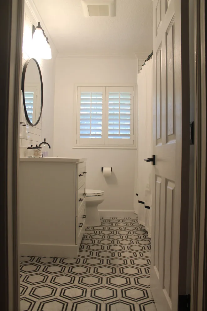 Garfield Home Main and Hall Bathroom by Kitchen Design Gallery - Photo 3
