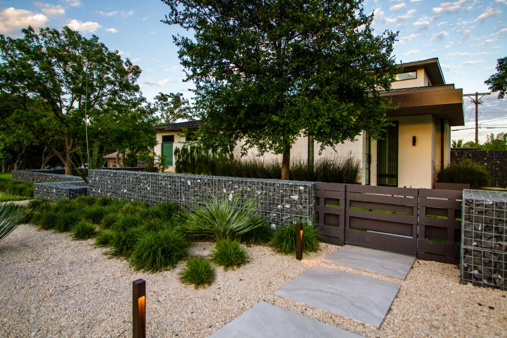 Austin Residence 4 by The Garden Design Studio - Photo 2